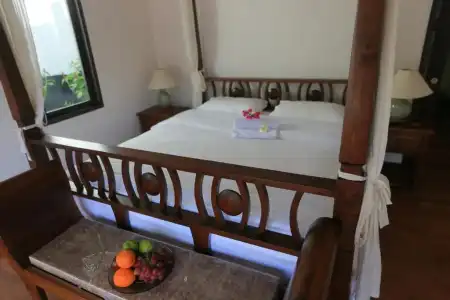Naiharn Beach Villa - 29