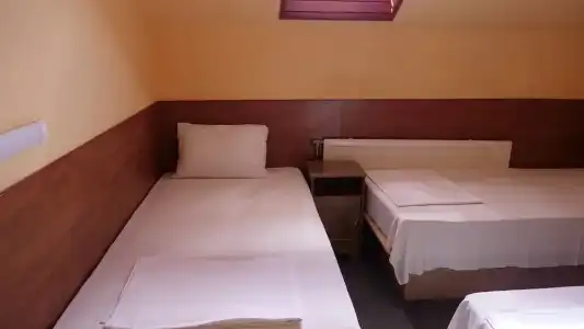 Attila Budapest - 35