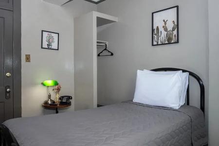 Gardner & Hostel - 29