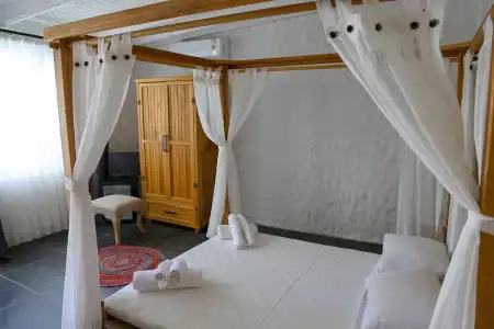 Rikas Alacati - 25