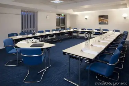Holiday Inn Express Cambridge by IHG - 8