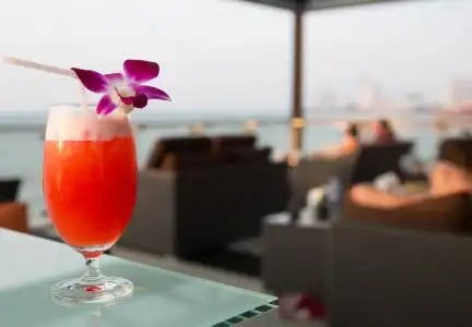 Serenotel Pattaya Beach Front - 8