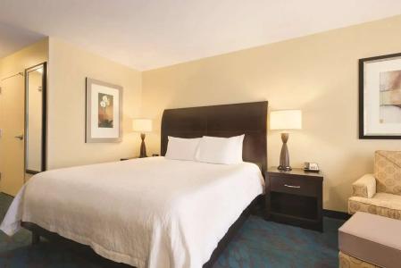 Hilton Garden Inn Fargo - 49