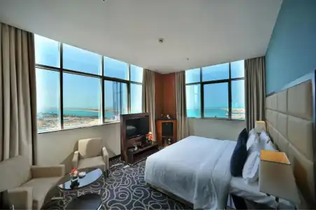 Ramada by Wyndham Abu Dhabi Corniche - 34