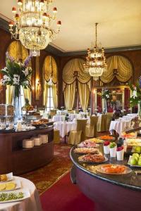Hôtel Barrière Le Royal Deauville - 10