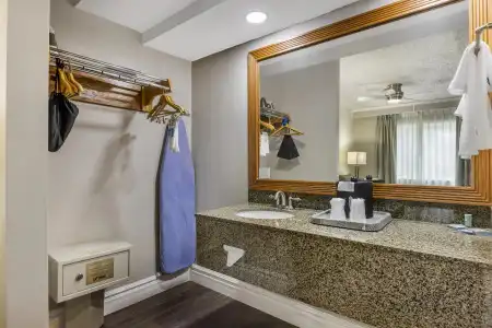 Best Western Pier Point Inn - 75
