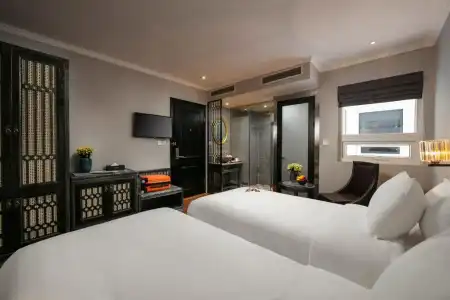 Shining Central and Spa - 43