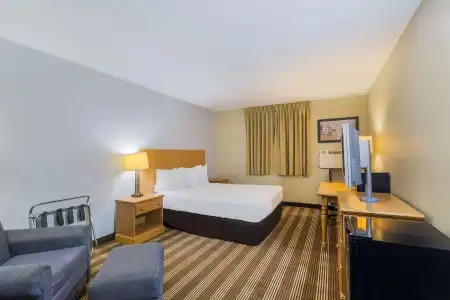 Americas Best Value Inn Fargo - 27