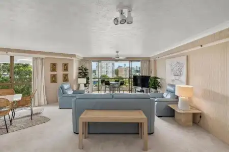 Gemini Court Holiday Apartments - 338