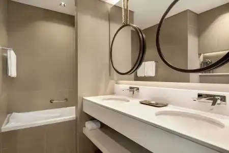 Mercure Dubai Gold District - 44