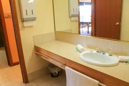 St Georges Motor Inn - 37