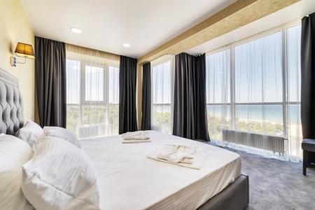 Grand Sapphire - 58