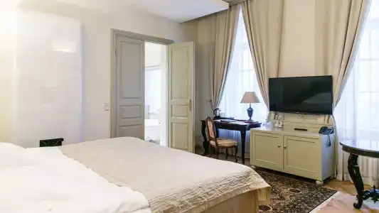 Antonius Boutique - 79
