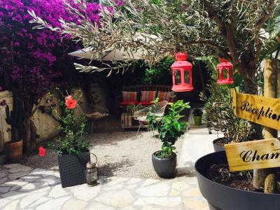 Le Petit Castel - 14