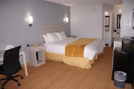 Days Inn & Suites by Wyndham Williamsburg Colonial - 19