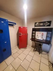 Desert Hills Motel - 25