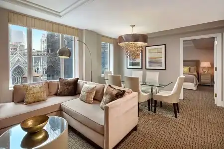Omni Berkshire Place - 72