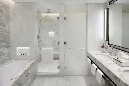 Address Downtown - 60