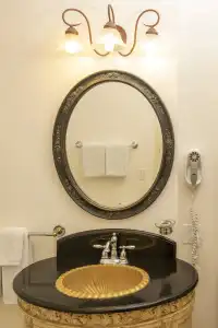 Washington Square Inn - 132
