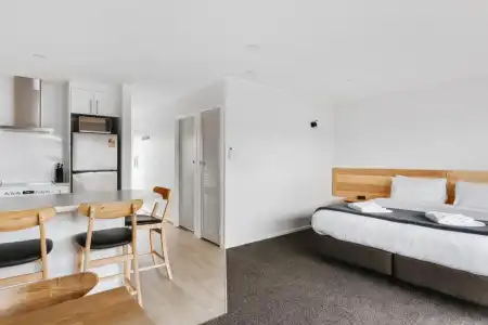Cobblestone Court Motel – Wenzel Motels - 36