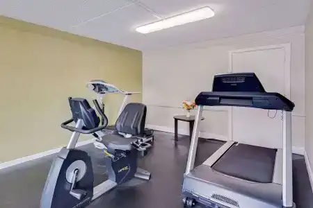 Baymont by Wyndham Jacksonville Orange Park - 11