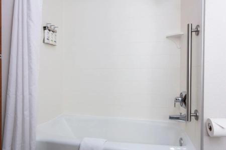 Holiday Inn Express San Antonio-Airport by IHG - 41