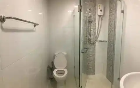 The Lux Ladprao 10 - 32