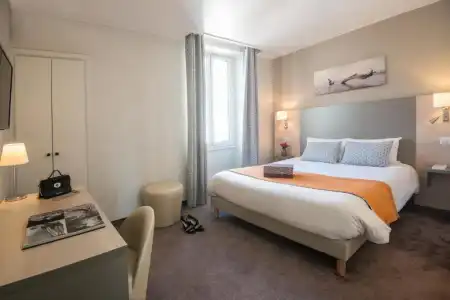 Hôtel du Midi - 49