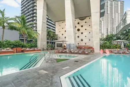 EAST Miami - 10