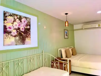 At Koh Larn Resort - 132