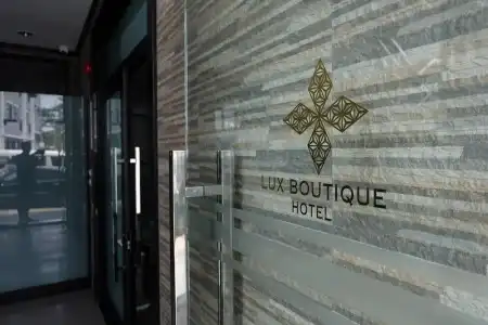 Lux Boutique - 0