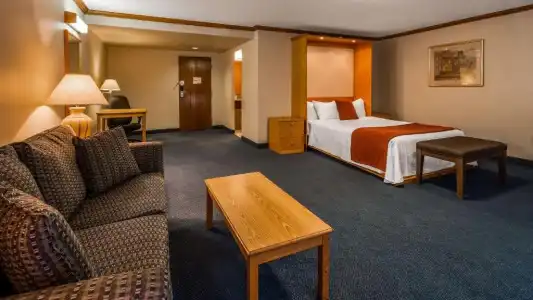 Best Western Plus Guildwood Inn - 35