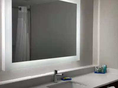 Holiday Inn Express & Suites Fort Wayne by IHG - 7
