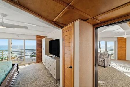 Pacific Terrace - 124