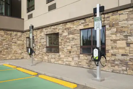 Best Western Premier Freeport Inn Calgary Airport - 28