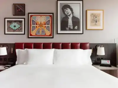 The Trafalgar St. James London, Curio Collection by Hilton - 42
