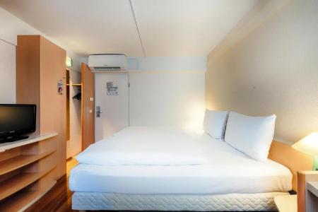 B&B Düsseldorf-Hbf - 49