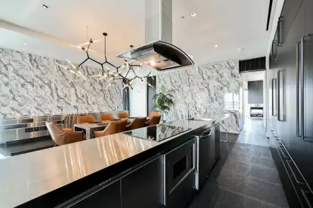 Beautiful Palms Place Suite - 323