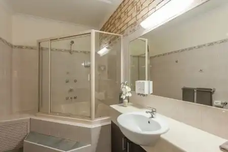 Highlander Motor Inn & Apartments - 41