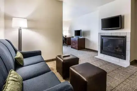 Comfort Suites at Par 4 Resort - 45