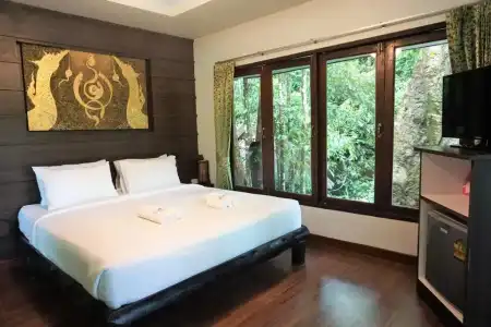 Rock And Treehouse Resort - 10