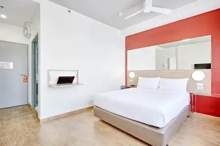 Easy Planet Phuket, Patong - 6