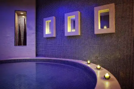 Jumeirah Emirates Towers - 18