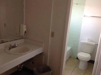 Superlodge Motel - 33