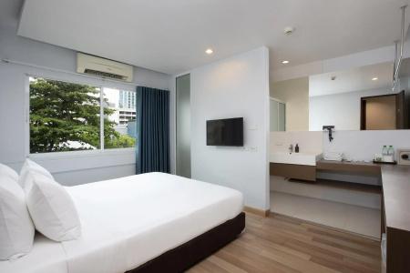 Nantra Silom - 3