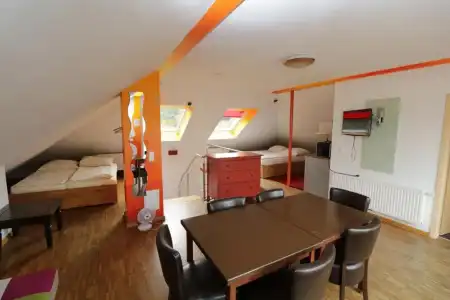 Hostel Alex 30 - 37
