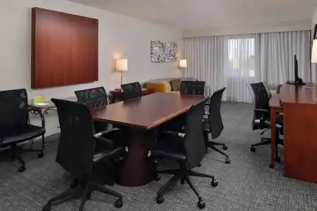 Courtyard Marriott Laredo - 43