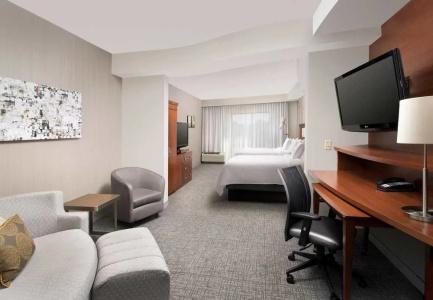 Courtyard by Marriott Tyler - 5