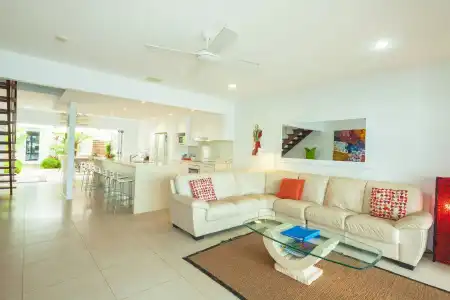 Noosa Entrance Waterfront Resort - 11