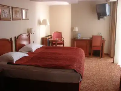 The Benjamin House - 4